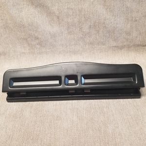 U2: 4 HOLE PUNCH ,8 CAPACITY PUNCHER, BLACK PAPER PUNCHER